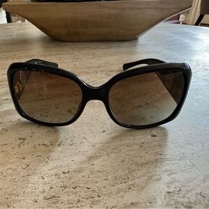 TORY BURCH TY9010 BLACK ACCENT FRAME with SIDE LOGO SQUARE SUNGLASSES